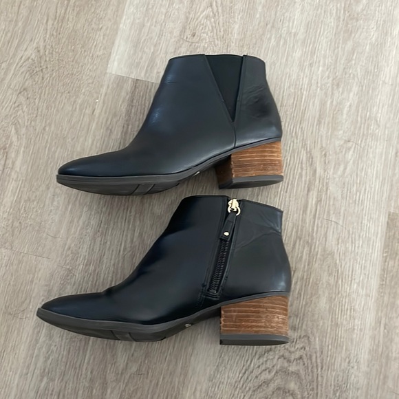 Black booties- Dr. Scholls - Picture 1 of 5